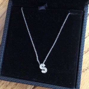 Nadir “S” initial pendant necklace